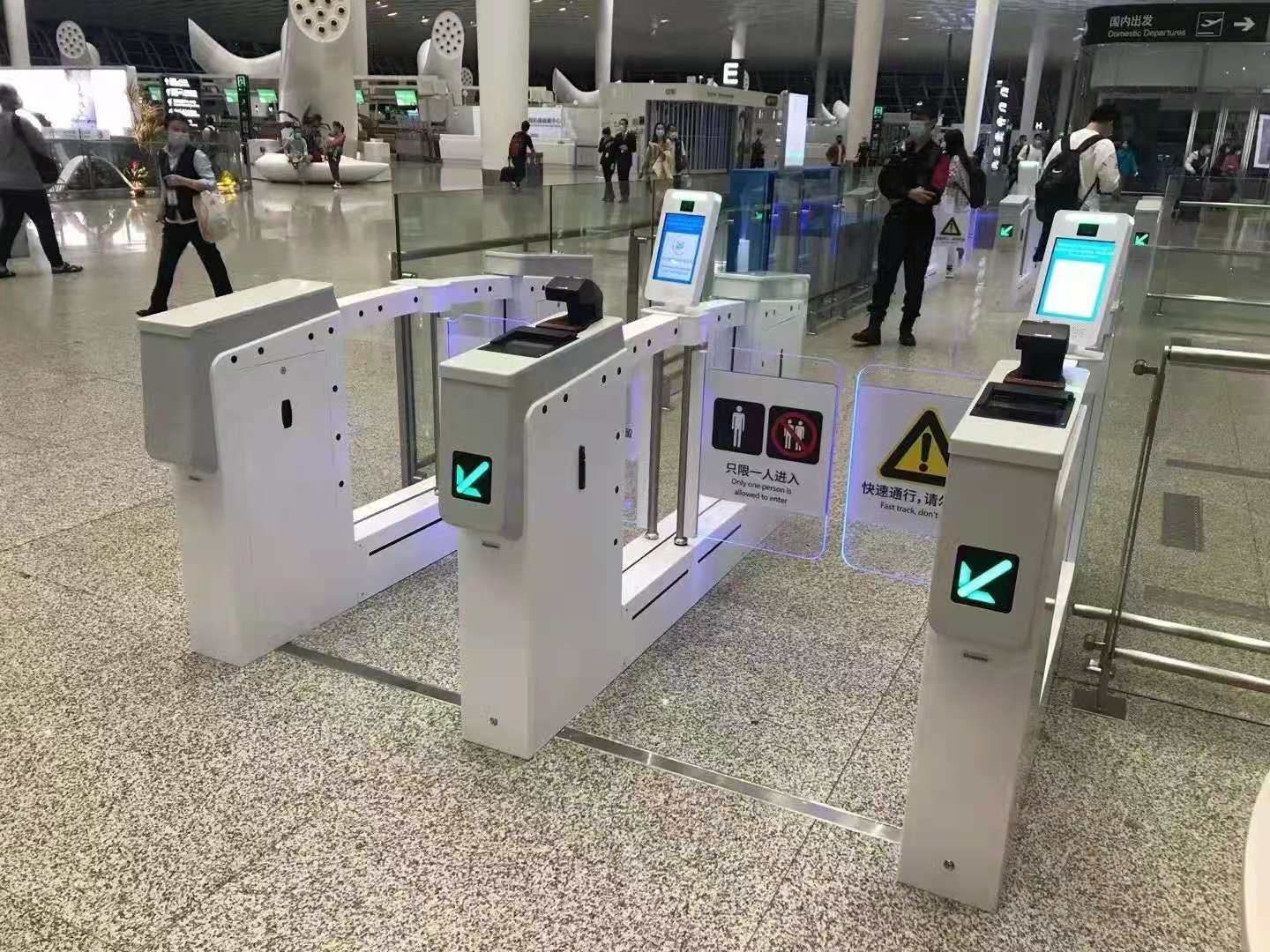 机场地铁出入口测温通道闸机